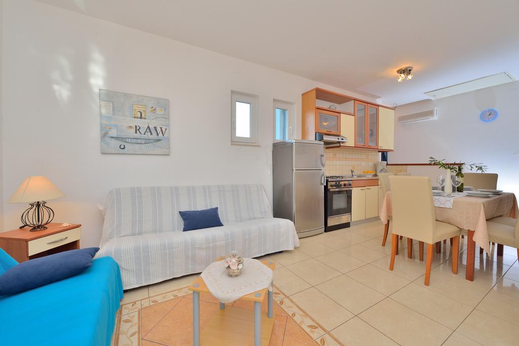 פטרצ'אנה Sara Apartments חדר תמונה