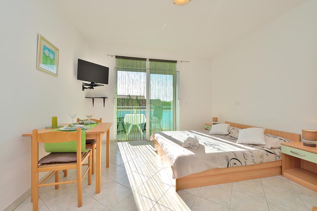 פטרצ'אנה Sara Apartments חדר תמונה
