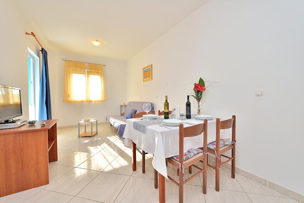 פטרצ'אנה Sara Apartments חדר תמונה