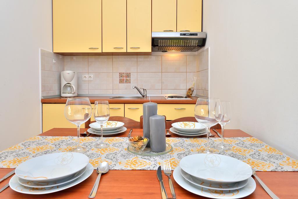 פטרצ'אנה Sara Apartments חדר תמונה